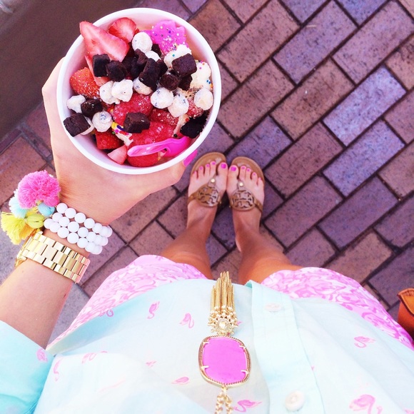 Lilly Pulitzer Buttercup Shorts Size 2 - Picture 3 of 4